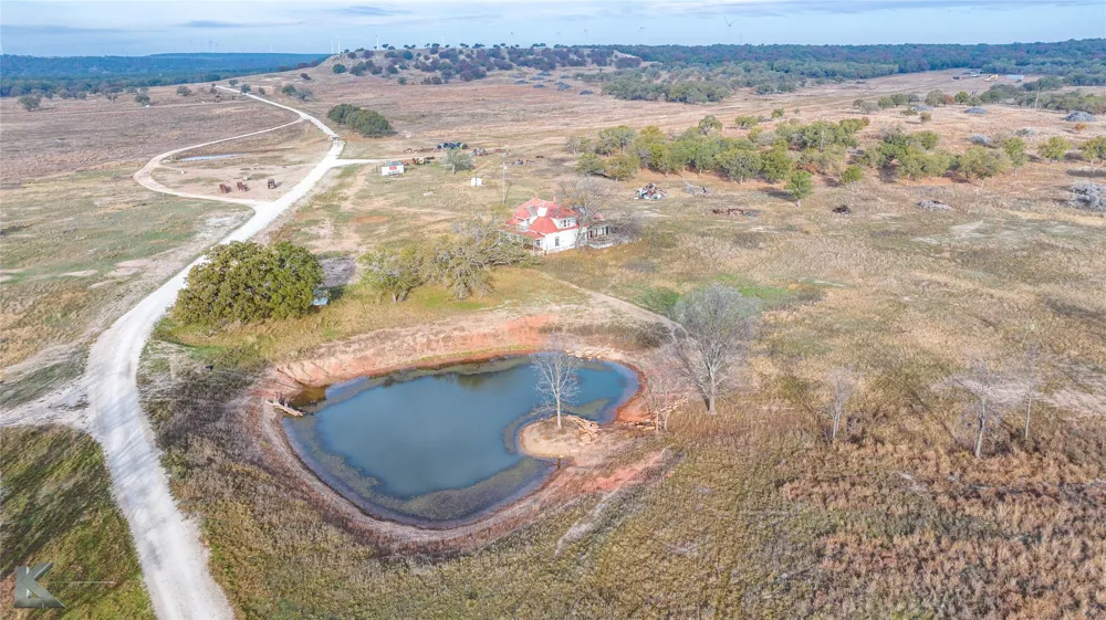 1034 County Road 207 Ovalo, TX 79541