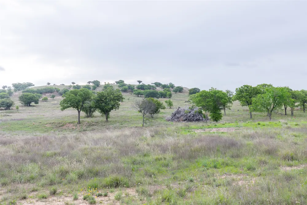 1034 County Road 207 Ovalo, TX 79541