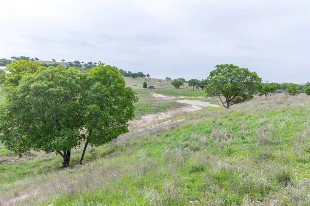 1034 County Road 207 Ovalo, TX 79541