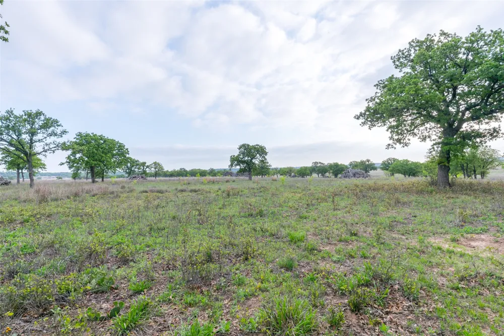1034 County Road 207 Ovalo, TX 79541