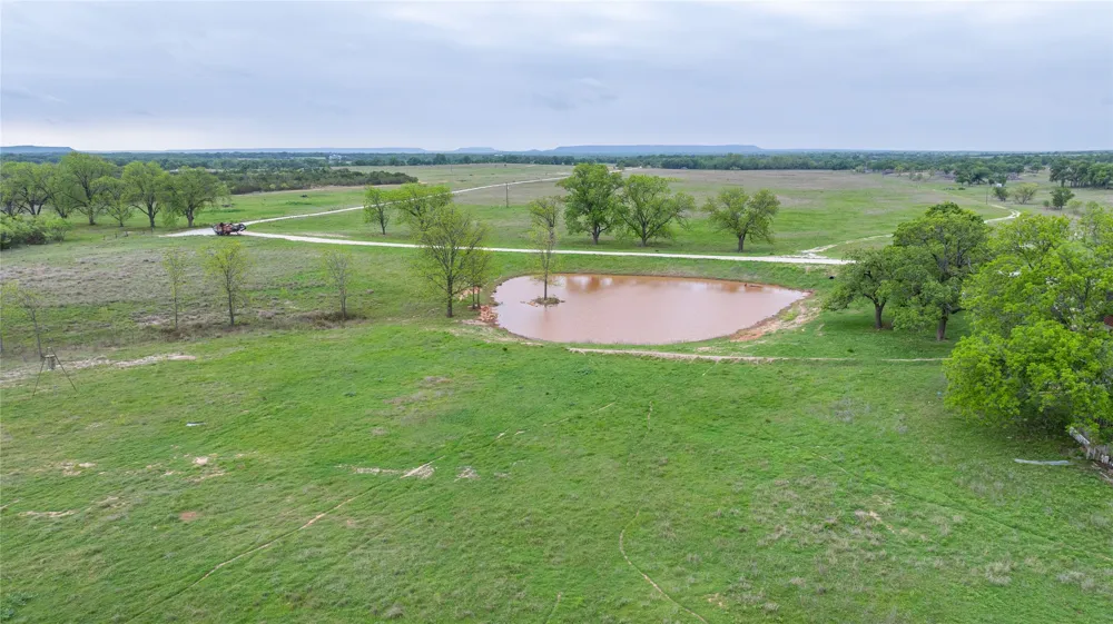 1034 County Road 207 Ovalo, TX 79541