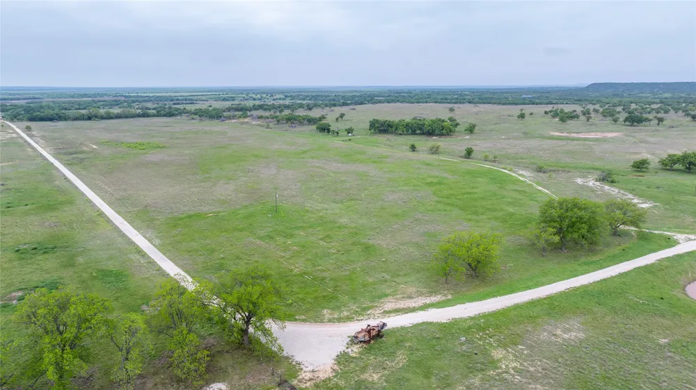 1034 County Road 207 Ovalo, TX 79541