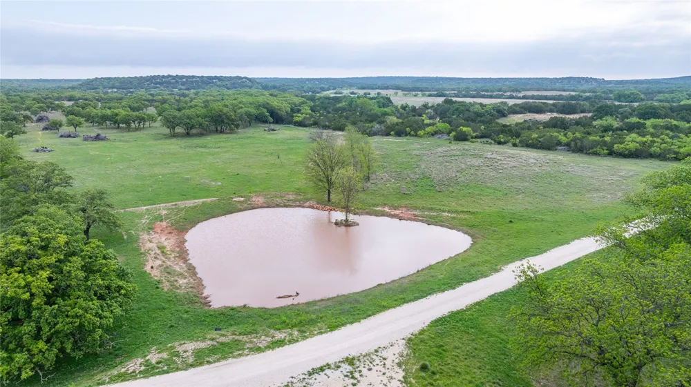 1034 County Road 207 Ovalo, TX 79541