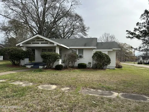 305 NW 3rd Avenue