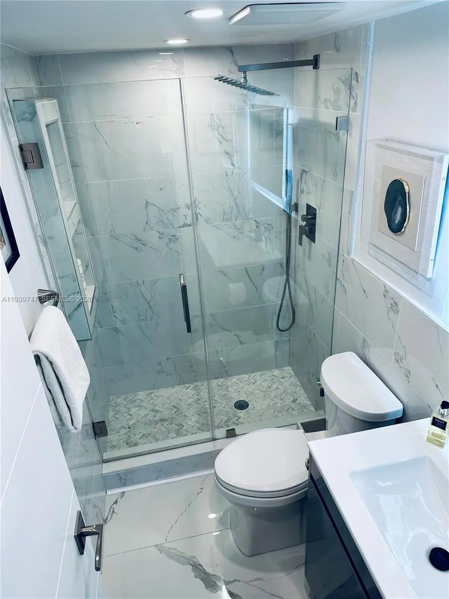 1740 NW N River Dr #626 Miami, FL 33125