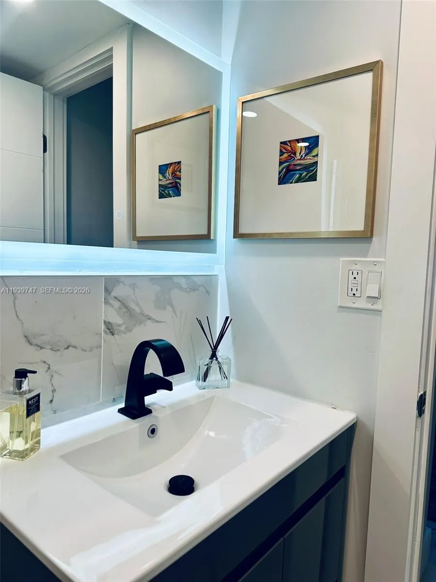 1740 NW N River Dr #626 Miami, FL 33125