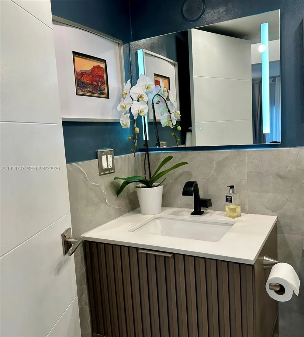 1740 NW N River Dr #626 Miami, FL 33125