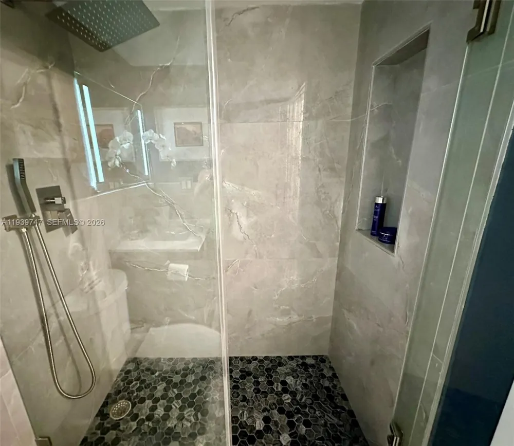 1740 NW N River Dr #626 Miami, FL 33125