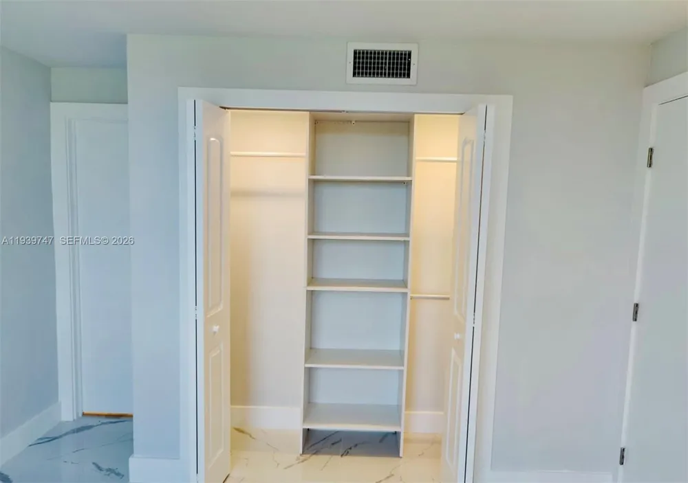 1740 NW N River Dr #626 Miami, FL 33125