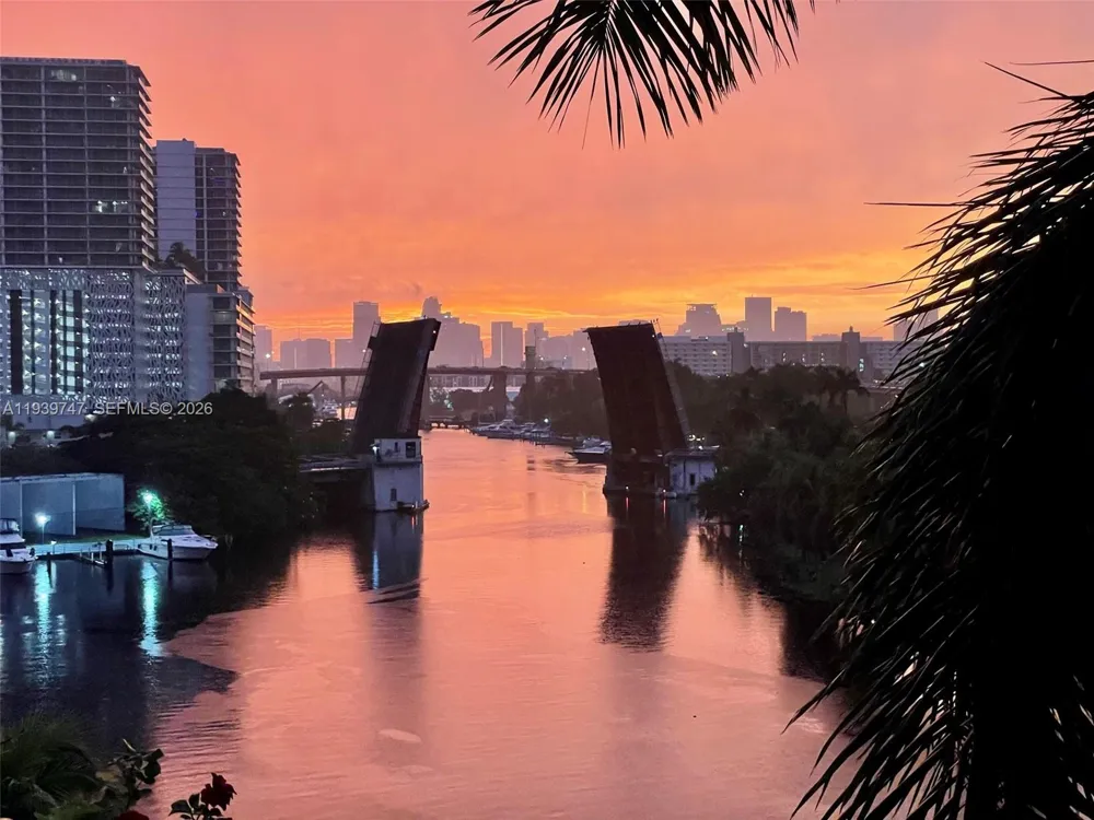 1740 NW N River Dr #626 Miami, FL 33125