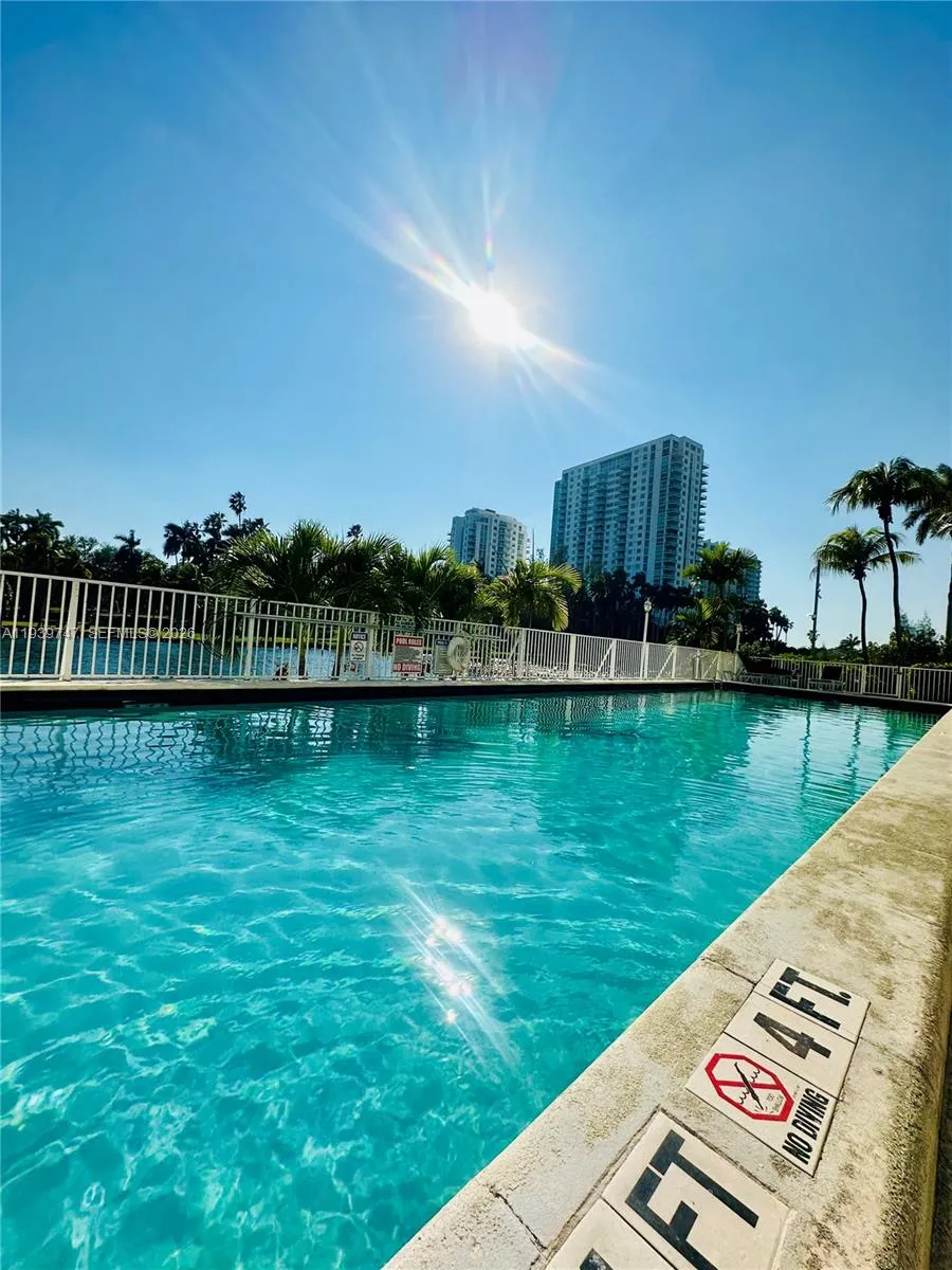 1740 NW N River Dr #626 Miami, FL 33125