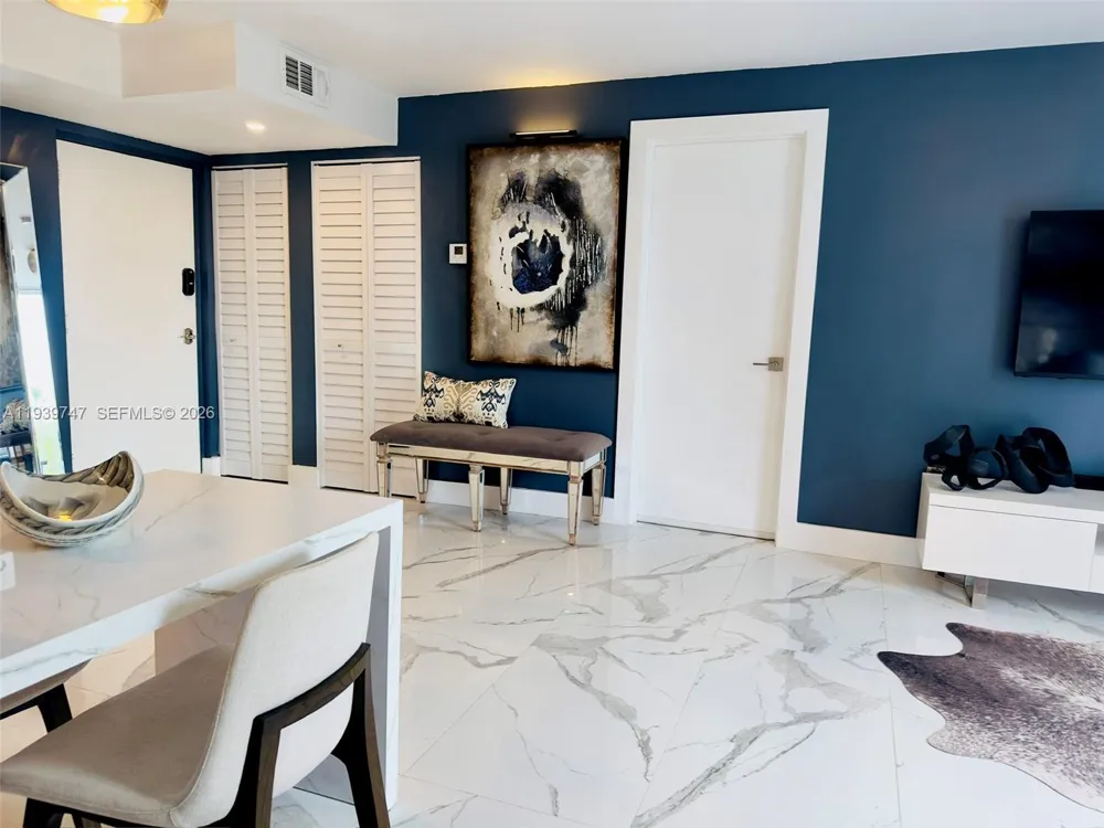 1740 NW N River Dr #626 Miami, FL 33125
