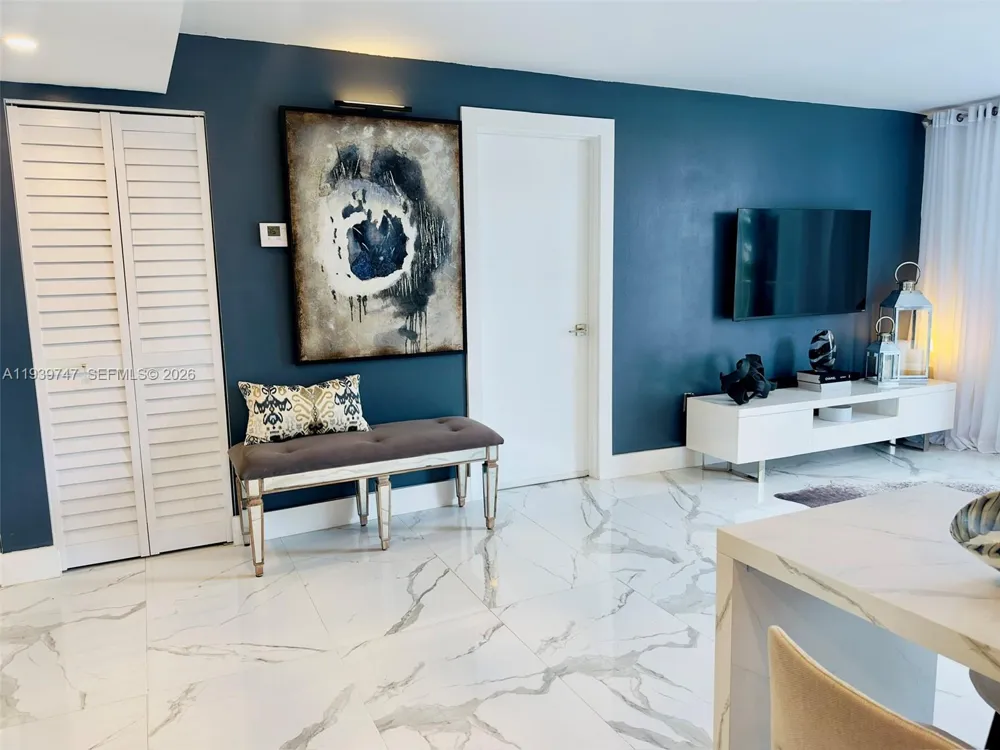 1740 NW N River Dr #626 Miami, FL 33125