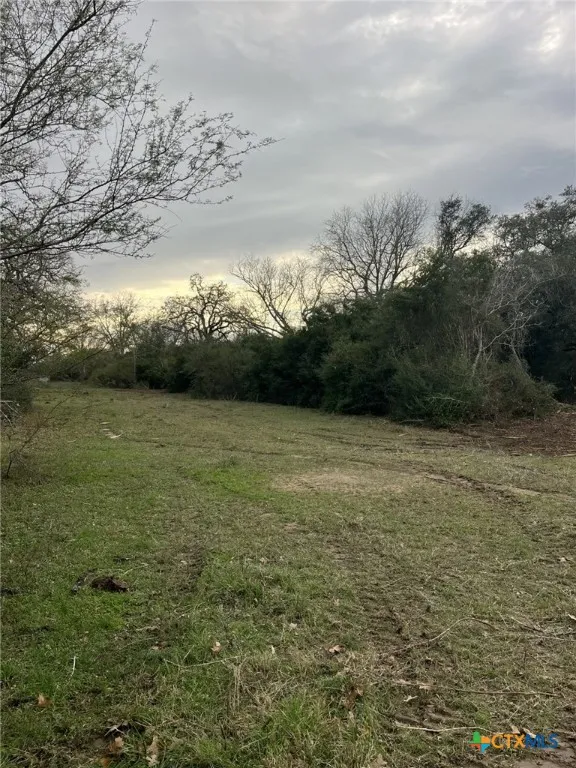 164 County Road 187 Hallettsville, TX 77964