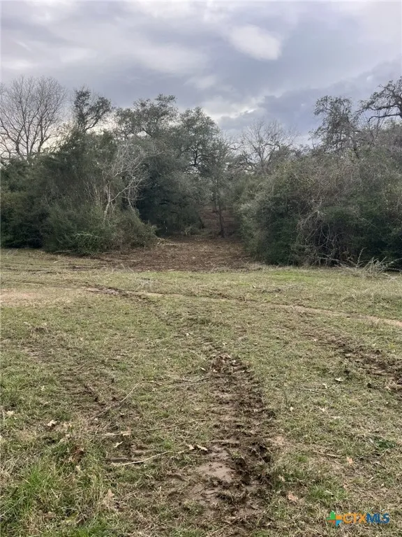 164 County Road 187 Hallettsville, TX 77964