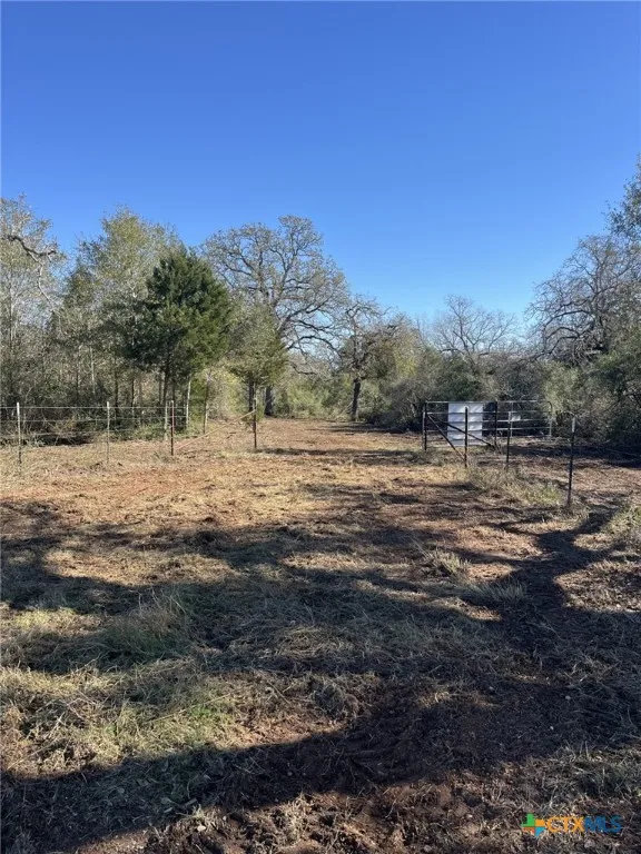 164 County Road 187 Hallettsville, TX 77964