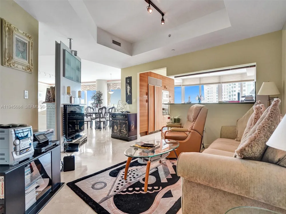 19955 NE 38th Ct #901 Aventura, FL 33180