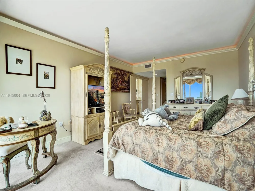 19955 NE 38th Ct #901 Aventura, FL 33180