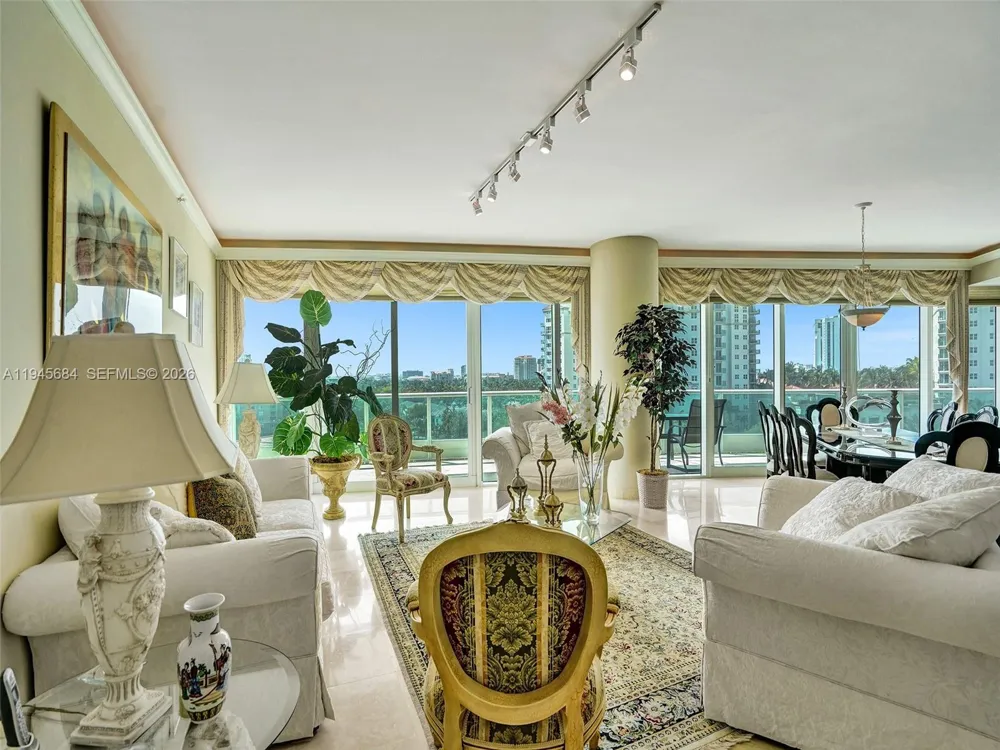 19955 NE 38th Ct #901 Aventura, FL 33180