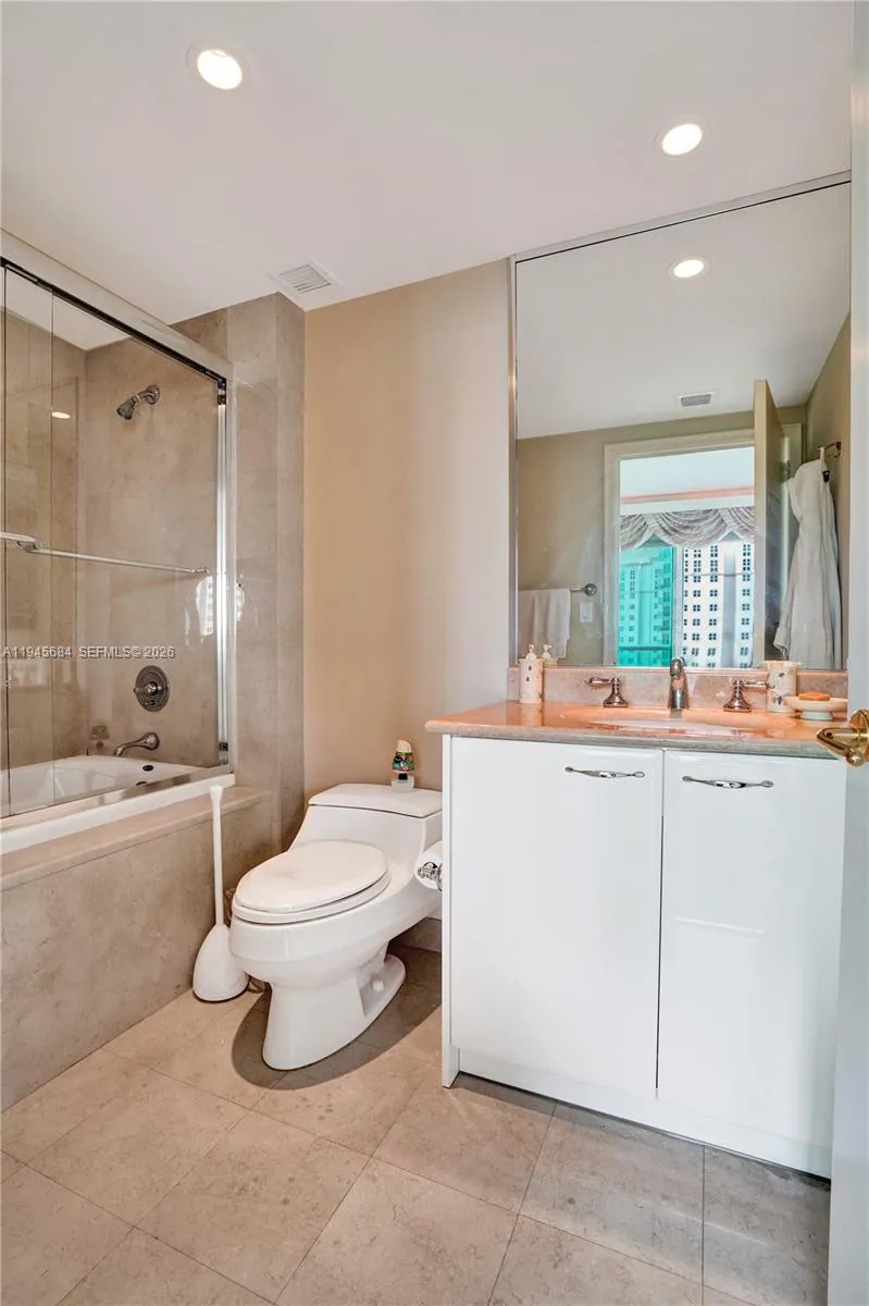 19955 NE 38th Ct #901 Aventura, FL 33180