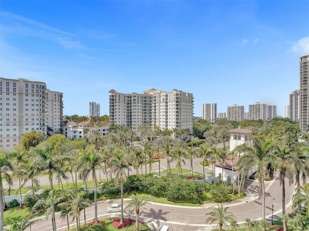 19955 NE 38th Ct #901 Aventura, FL 33180