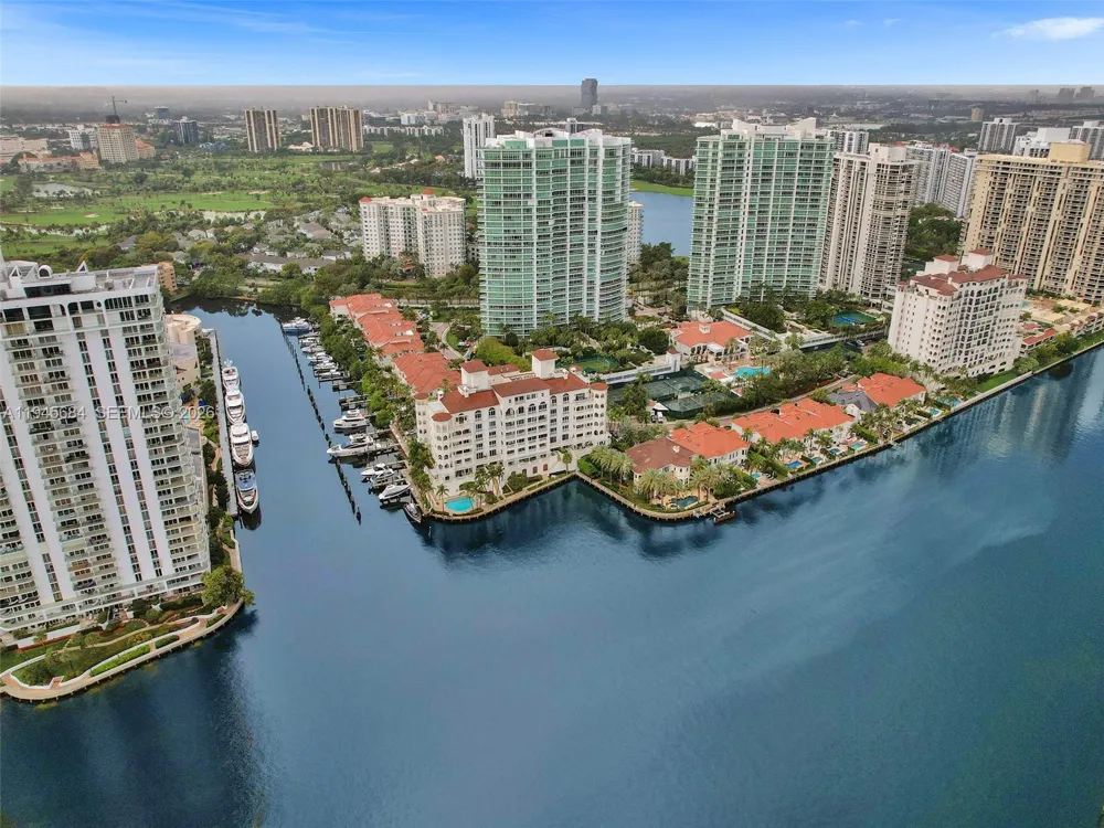 19955 NE 38th Ct #901 Aventura, FL 33180