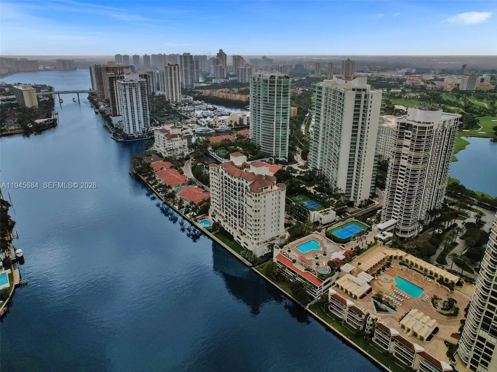 19955 NE 38th Ct #901 Aventura, FL 33180