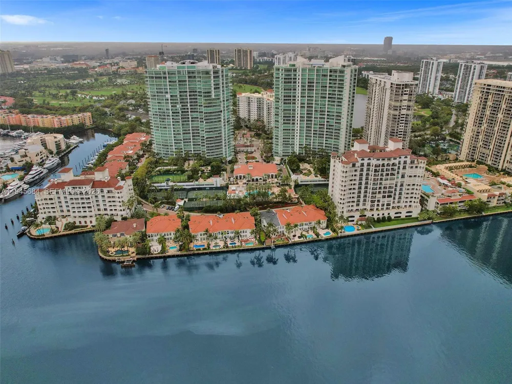 19955 NE 38th Ct #901 Aventura, FL 33180