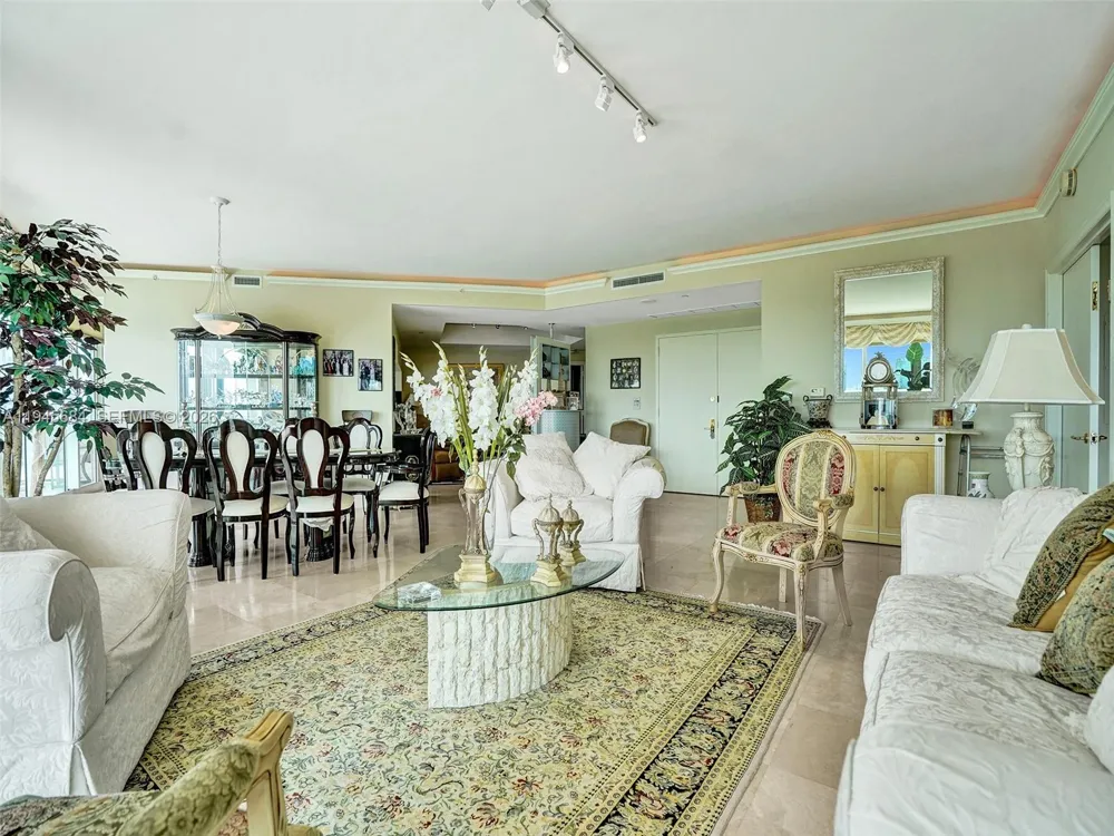 19955 NE 38th Ct #901 Aventura, FL 33180