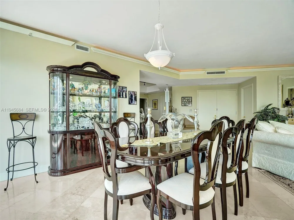 19955 NE 38th Ct #901 Aventura, FL 33180