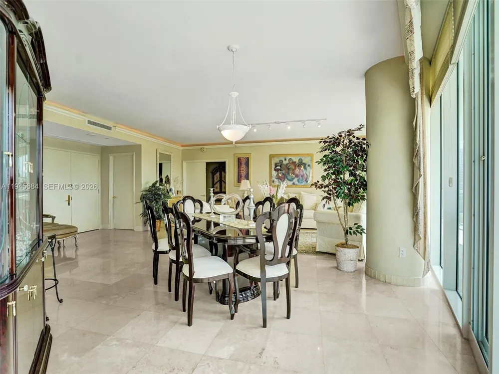19955 NE 38th Ct #901 Aventura, FL 33180