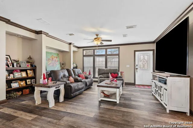 445 Savannah Ridge Von Ormy, TX 78073