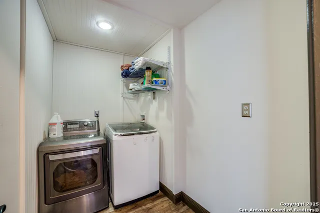 160 County Road 6860 Natalia, TX 78059