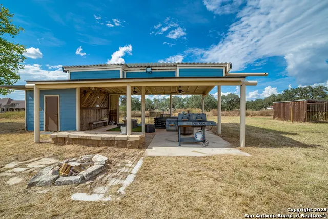 160 County Road 6860 Natalia, TX 78059