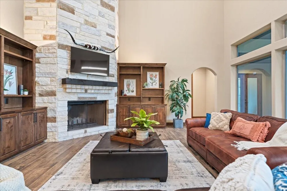 1951 Bridlewood Ranches Drive Wimberley, TX 78666