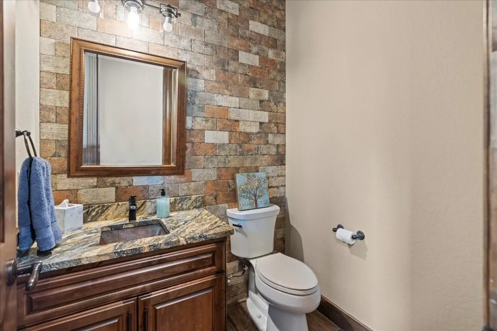 1951 Bridlewood Ranches Drive Wimberley, TX 78666