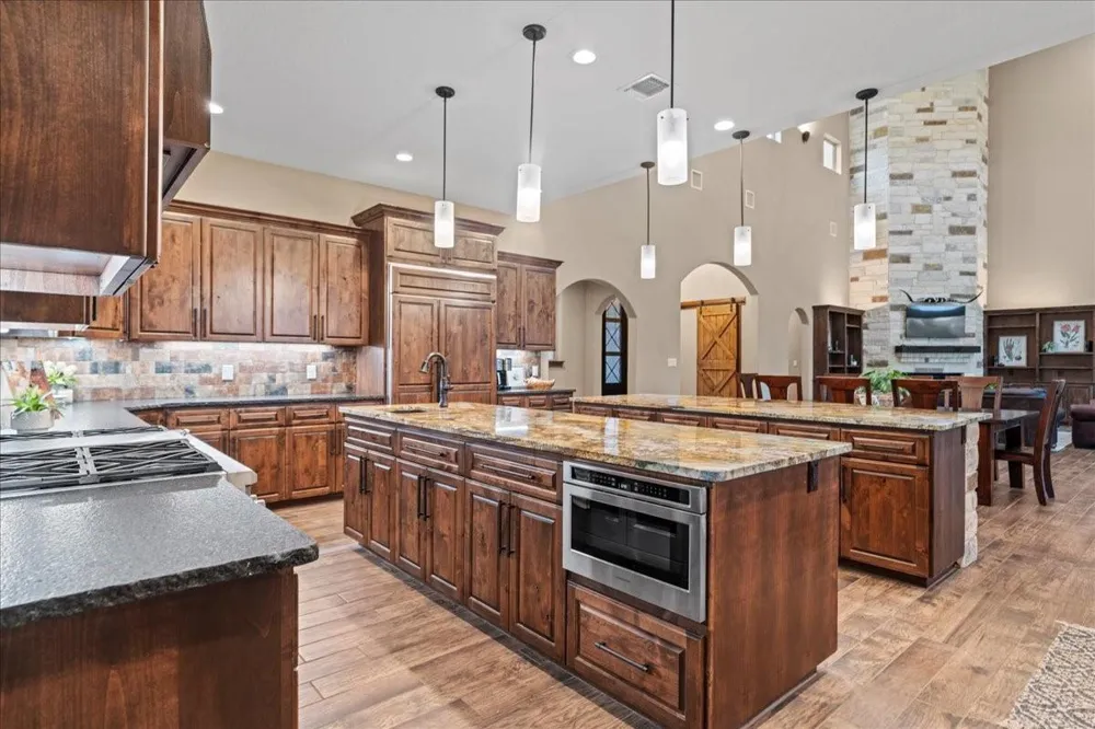 1951 Bridlewood Ranches Drive Wimberley, TX 78666