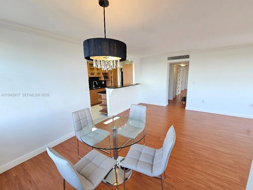 1300 NE Miami Gardens Dr #706E