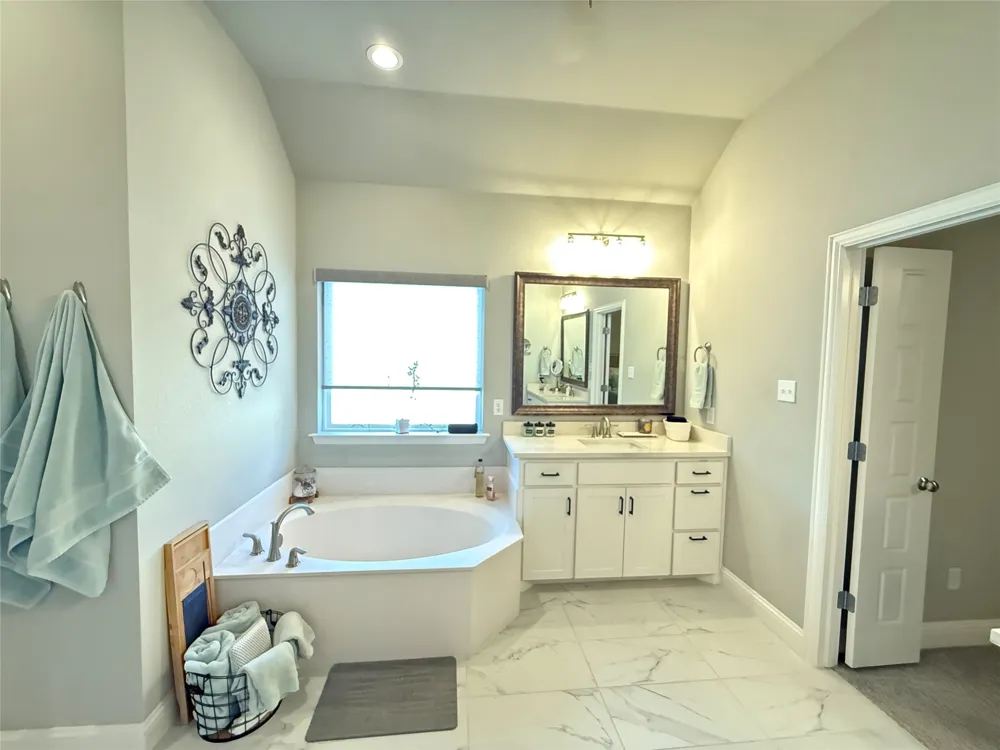 1021 Churchill Lane Millsap, TX 76066