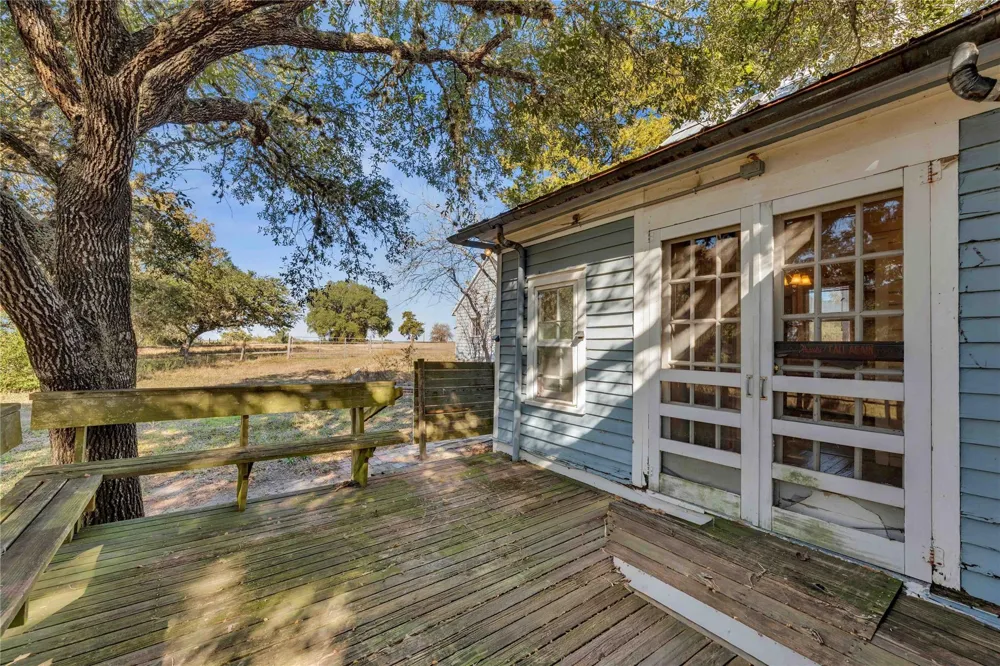 4739 Creamer Creek Rd La Grange, TX 78945
