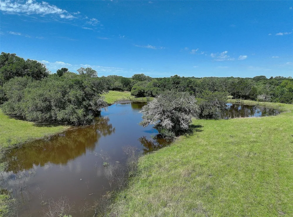 4739 Creamer Creek Rd La Grange, TX 78945