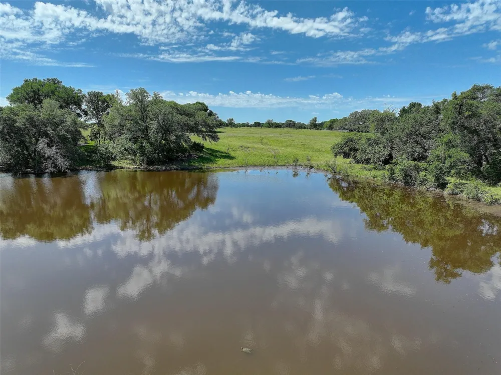 4739 Creamer Creek Rd La Grange, TX 78945