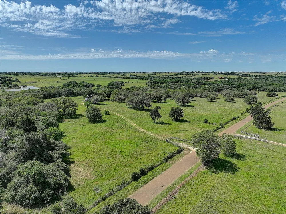 4739 Creamer Creek Rd La Grange, TX 78945