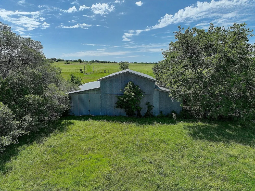 4739 Creamer Creek Rd La Grange, TX 78945