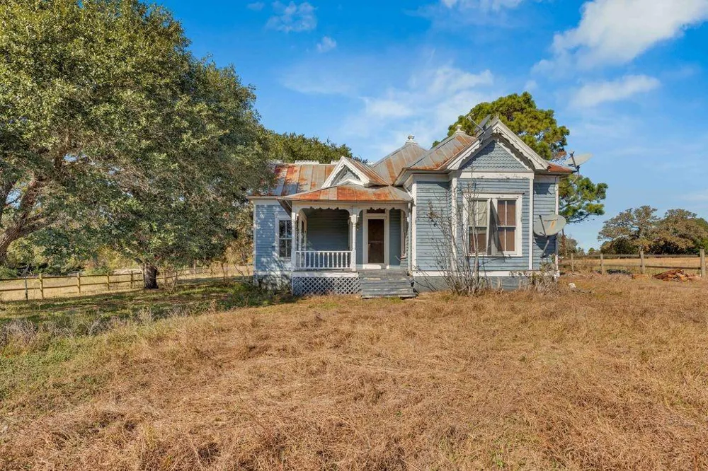 4739 Creamer Creek Rd La Grange, TX 78945