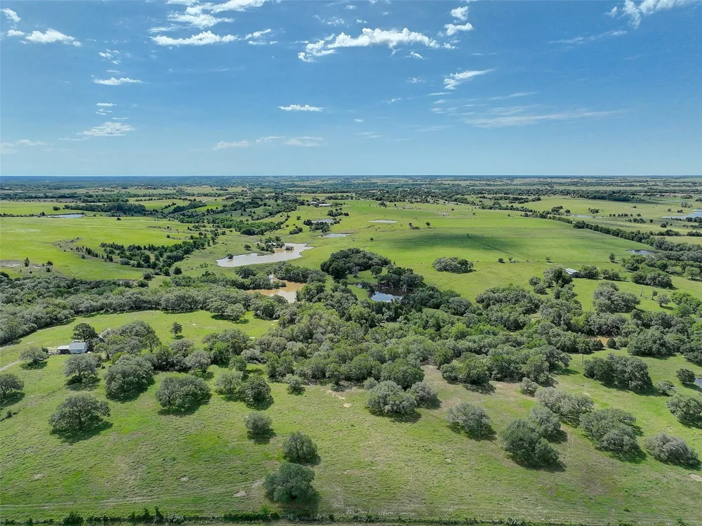 4739 Creamer Creek Rd La Grange, TX 78945