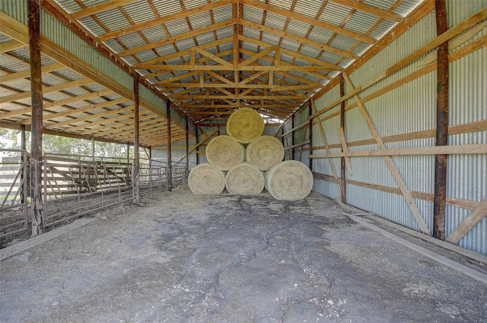 4739 Creamer Creek Rd La Grange, TX 78945