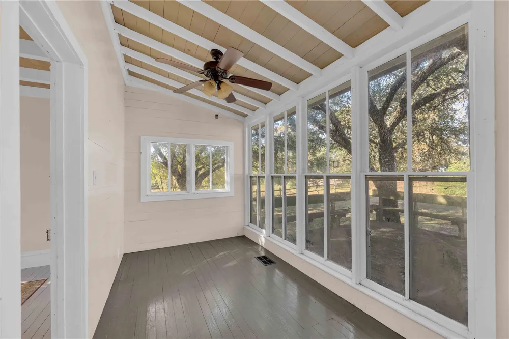 4739 Creamer Creek Rd La Grange, TX 78945