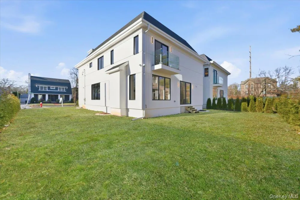 132 Park Street Woodmere, NY 11598