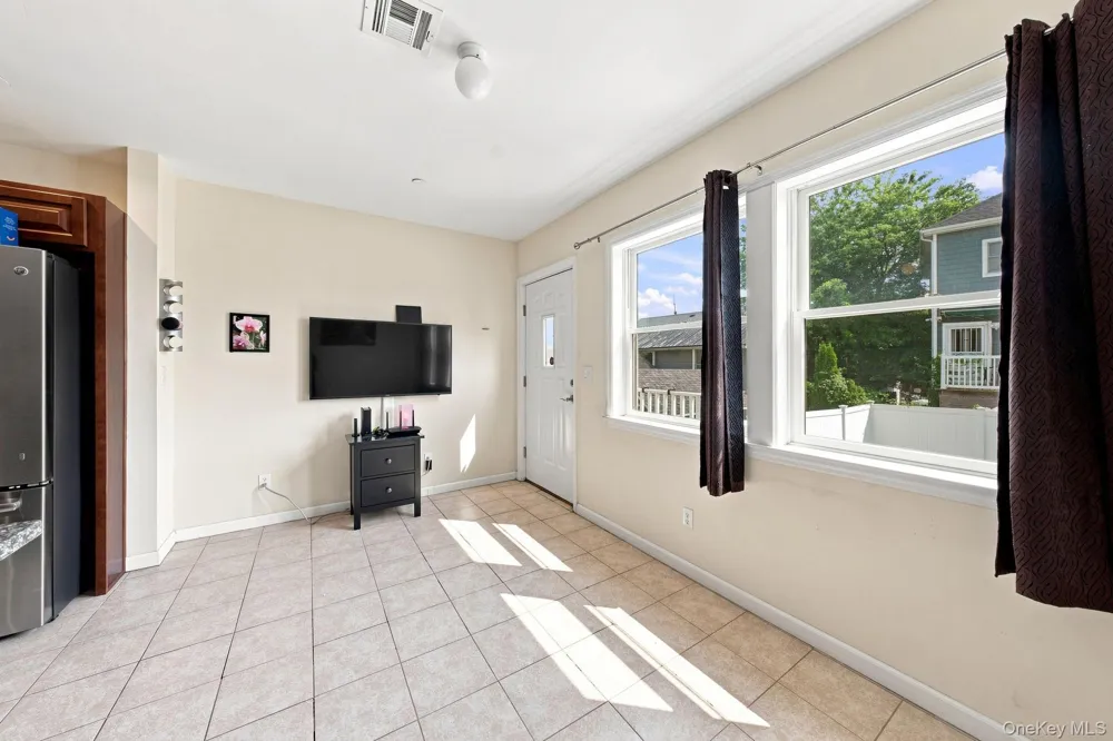 120 E 6th Road Broad Channel, NY 11693